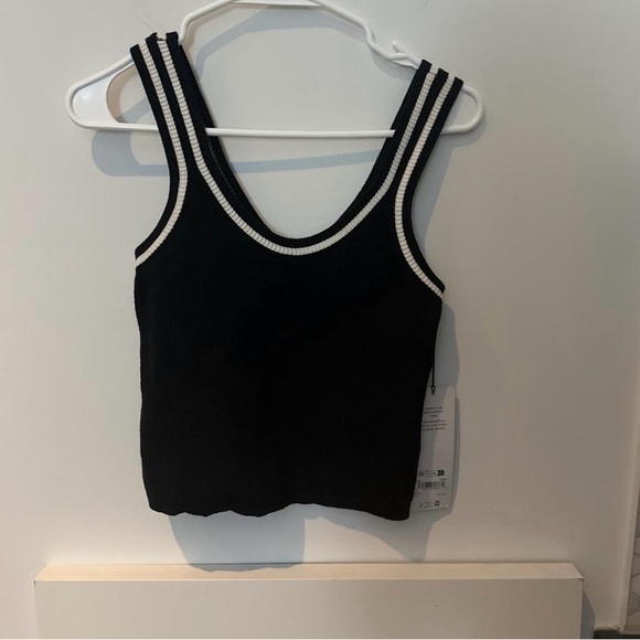 ALO Yoga Black and White Tank Top - Picture 2 of 5